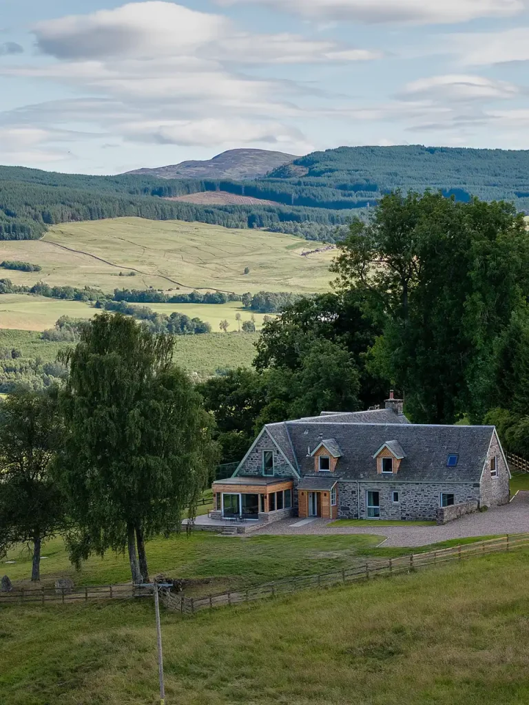 Aodin luxury farmhouse overlooking the Tay Valley